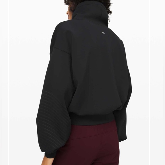 Lululemon Full Flourish Pullover
Black (First Release) - Picture 5 of 10